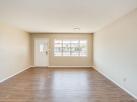5th image of 1108 E 12th St