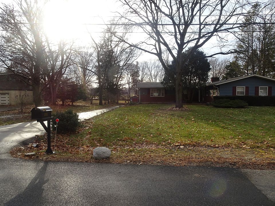 1st image of 1303 Robinhood Dr