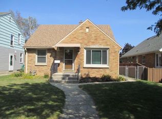 3306 W Poe St, Milwaukee, WI 53215