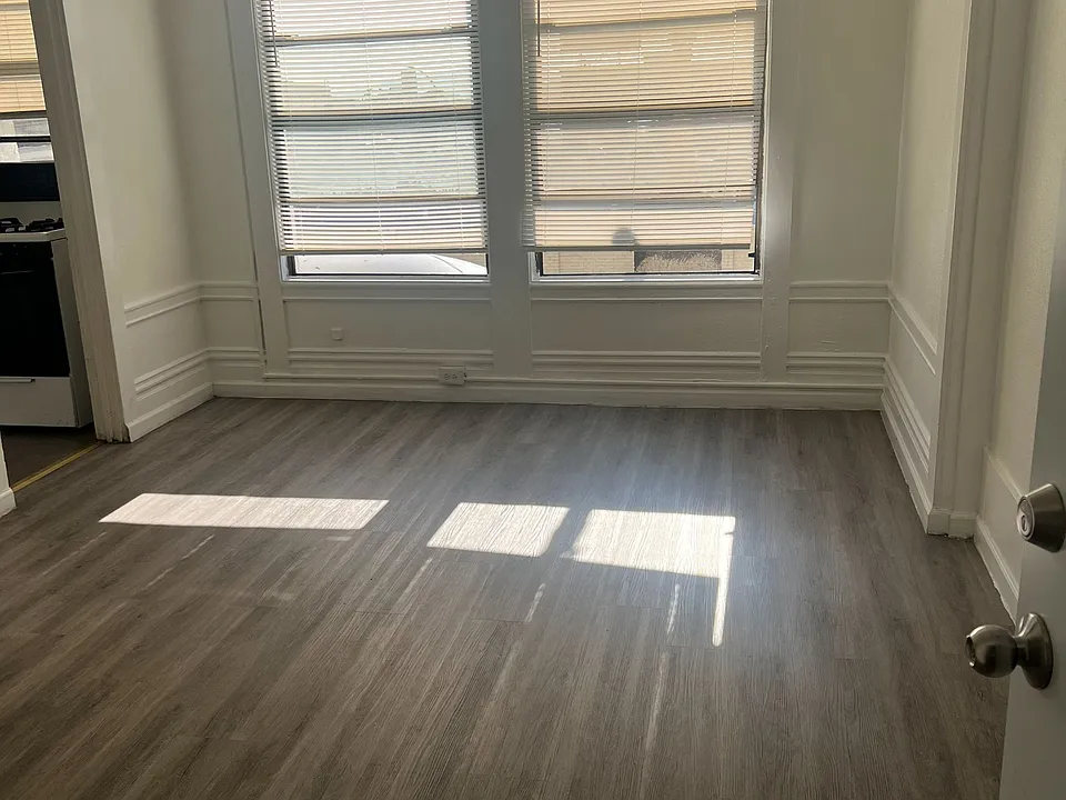 ROOM 2