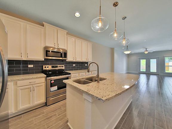 2nd image of 618 2nd Ave N