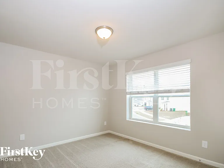 3232 Newell Village Dr — Photo 12