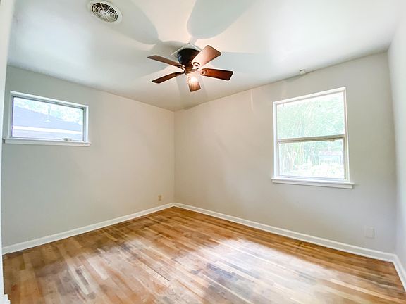 3rd image of 3244 Willow Lane Dr