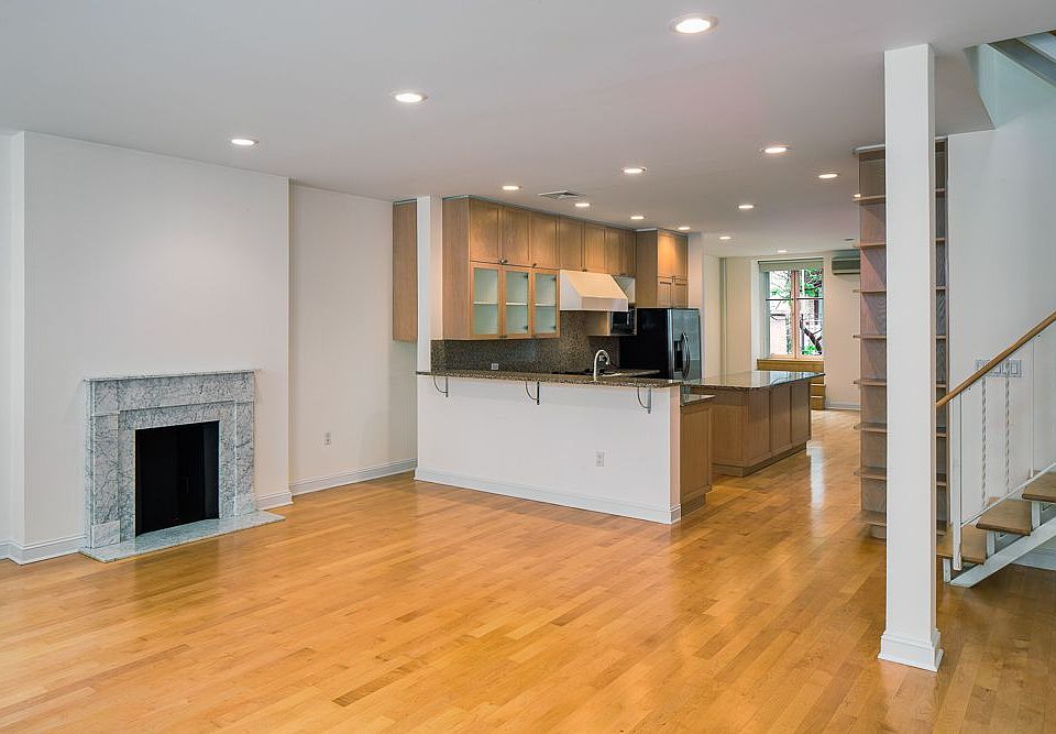 1st image of 9 Gramercy Park S
