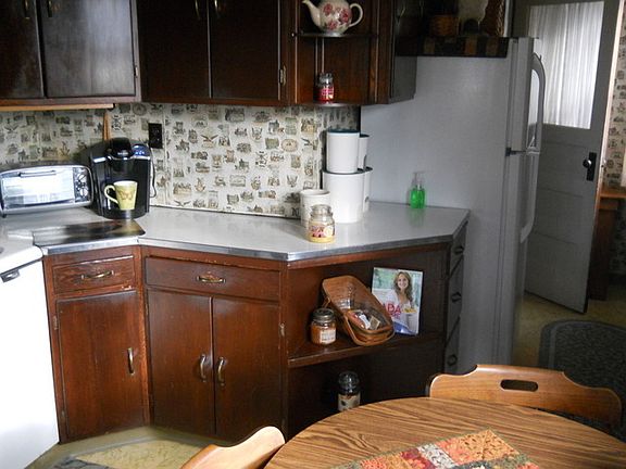 5th image of 7915 Elm Ave