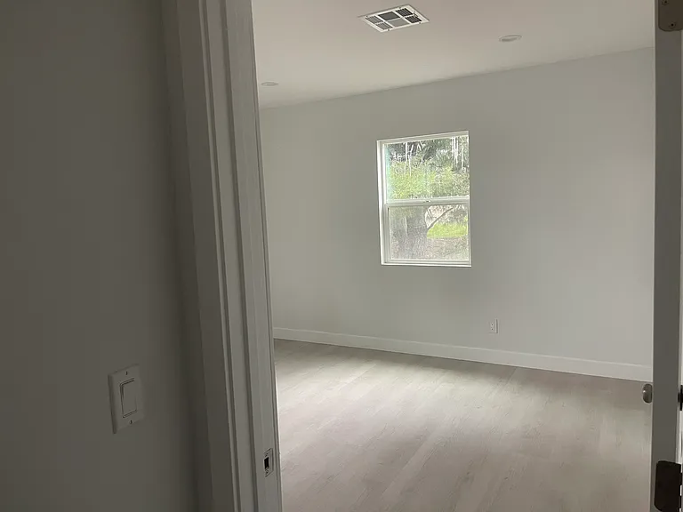 14287 Polk St — Photo 16