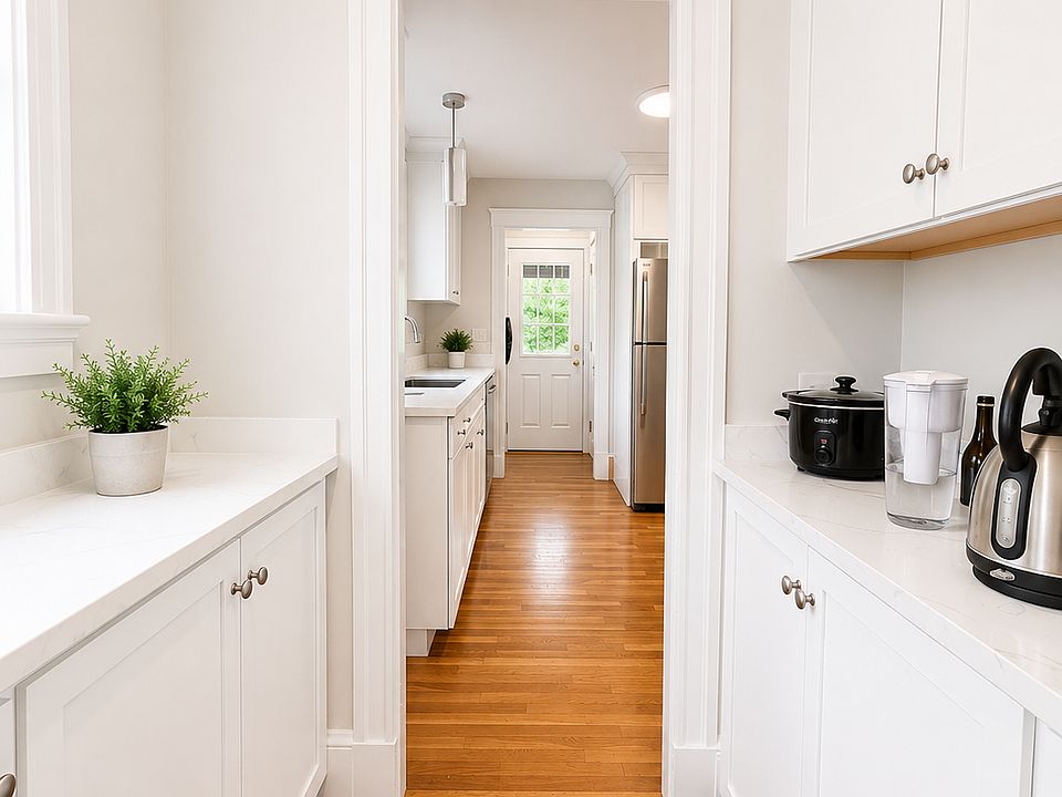 1st image of 12 Hume Ave Floor 2