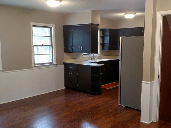 Large kitchen/dining area perfect for entertaining