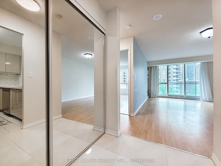 8 Pemberton Ave #606 — Photo 4