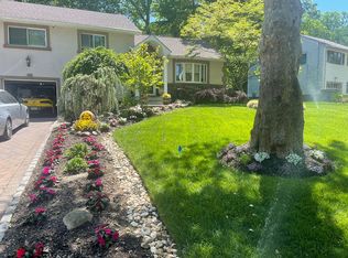 12 Riker Hill Rd, Livingston, NJ 07039