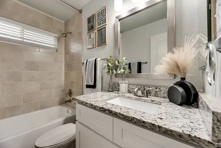 1548 Lakeside Dr — Photo 20