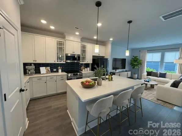 335 Ladybird Ln, Pineville, NC 28134