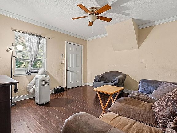 2nd image of 5110 Andrews St