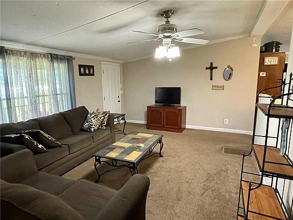 3rd image of 29 Lee Road 747