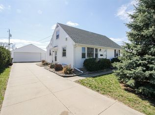 1719 Texas Ave NE, Cedar Rapids, IA 52402