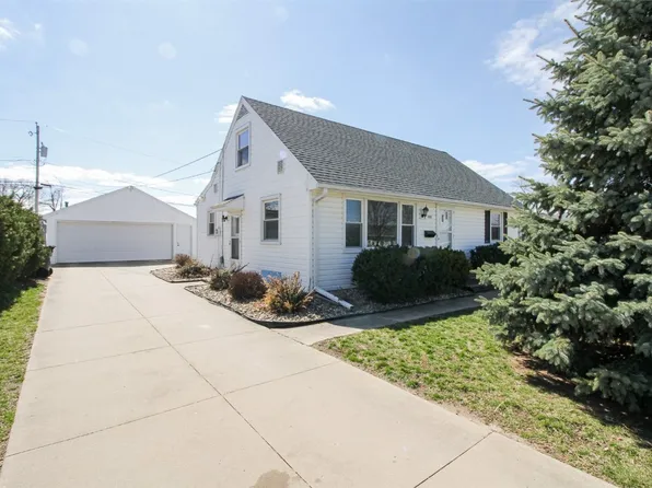 1719 Texas Ave NE, Cedar Rapids, IA 52402