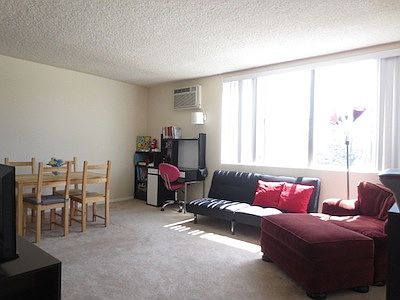 4th image of 947 W 30th St APT 23