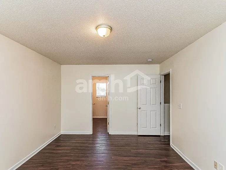 1212 Whitman Dr — Photo 8