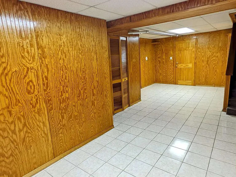 103 W Spencer St — Photo 23