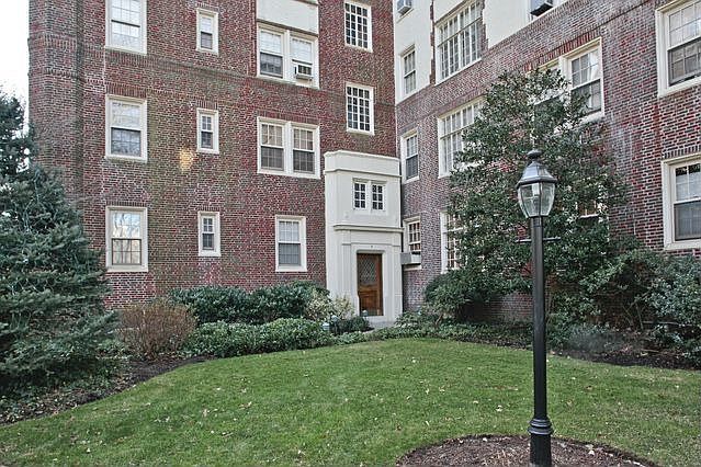 1st image of 3 Tanglewylde Ave APT 6C