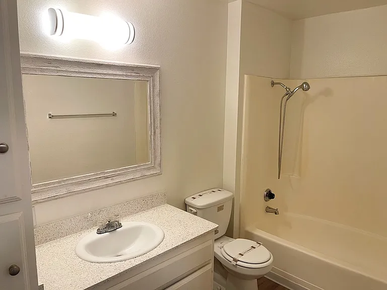 10500 Westminster Ave — Photo 20