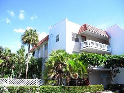 Top Floor Corner condo