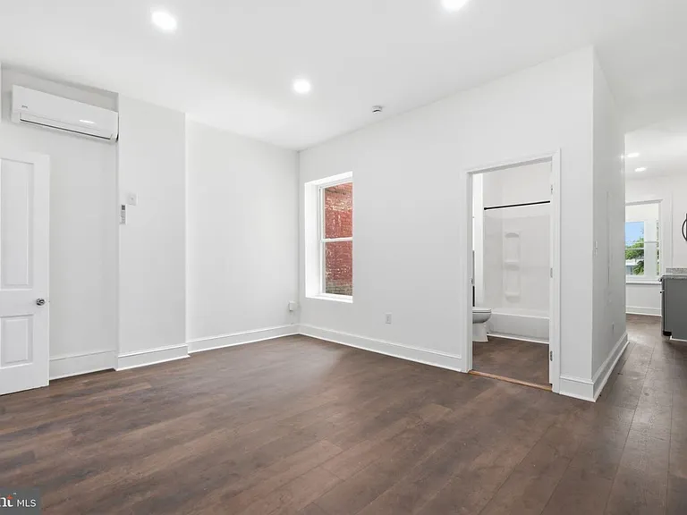 267 S Potomac St #1 — Photo 3