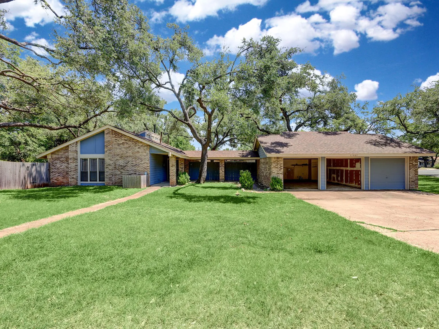 3 bed, 1470 sqft, $2,200 — Photo 1