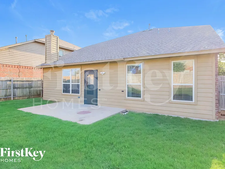 9708 Allie Hope Ln — Photo 18