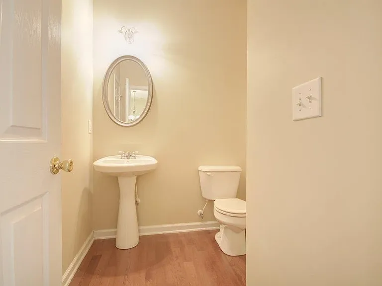 453 Grayson Way — Photo 7