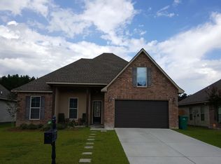 26582 Old Barnwood Dr, Denham Springs, LA 70726