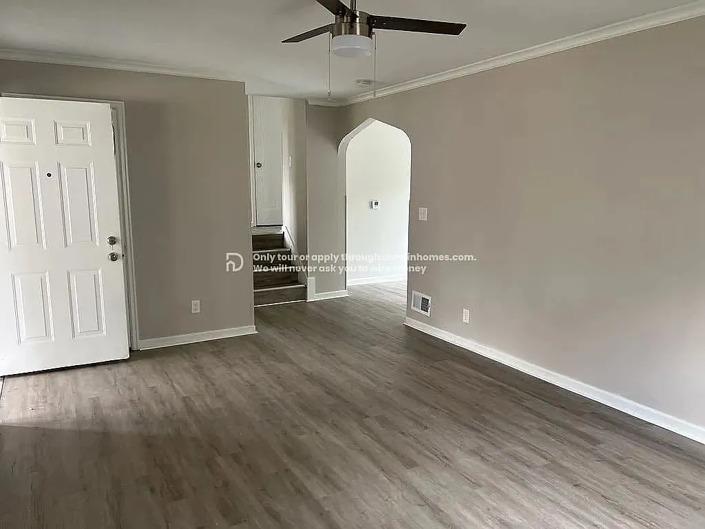 2 bed, 1.0 bath, 946 sqft, $1,425 — Photo 3
