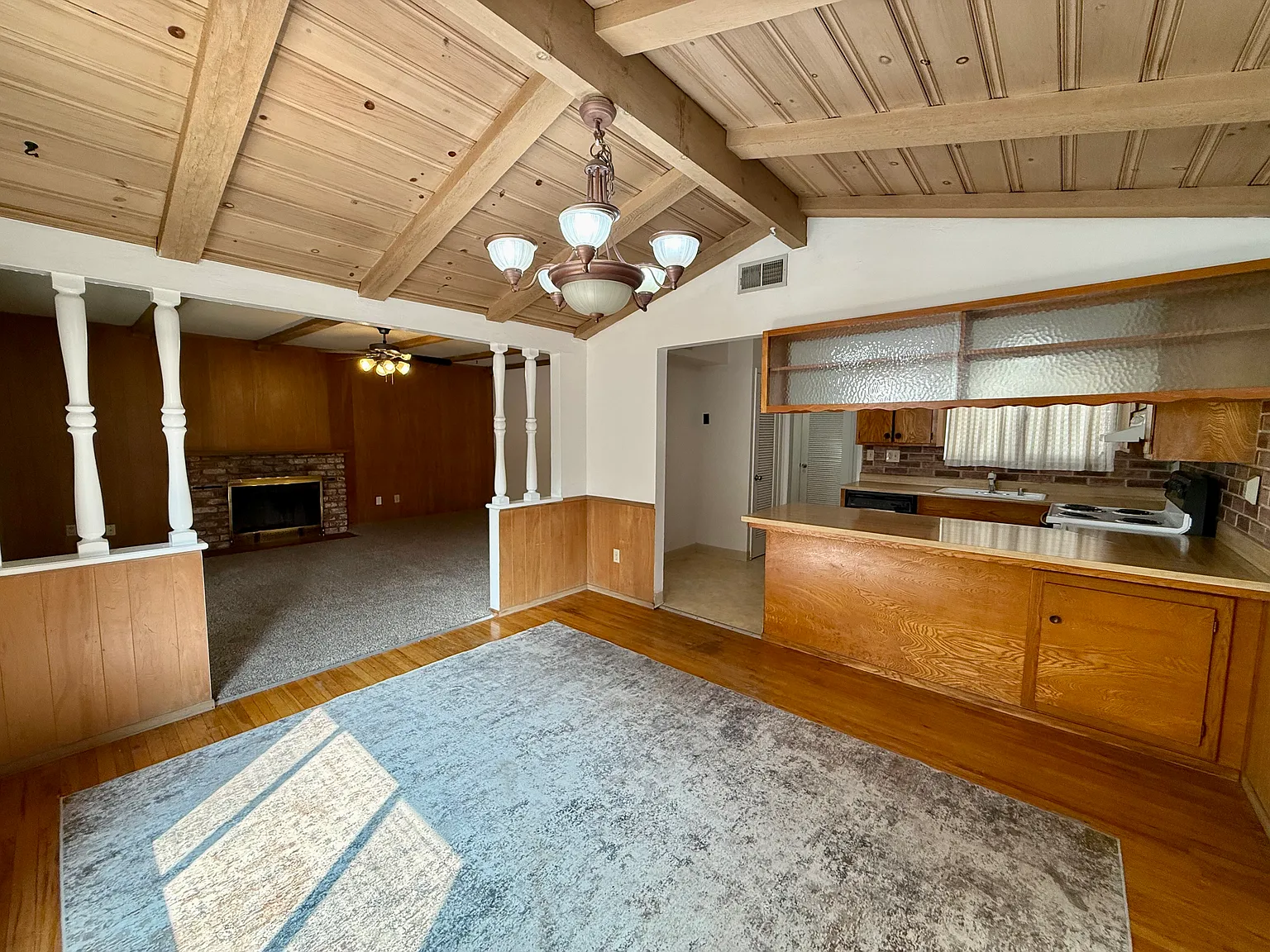 3 bed, 1282 sqft, $1,850 — Photo 4