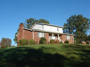 445 Country Estates Dr, Berea, KY 40461