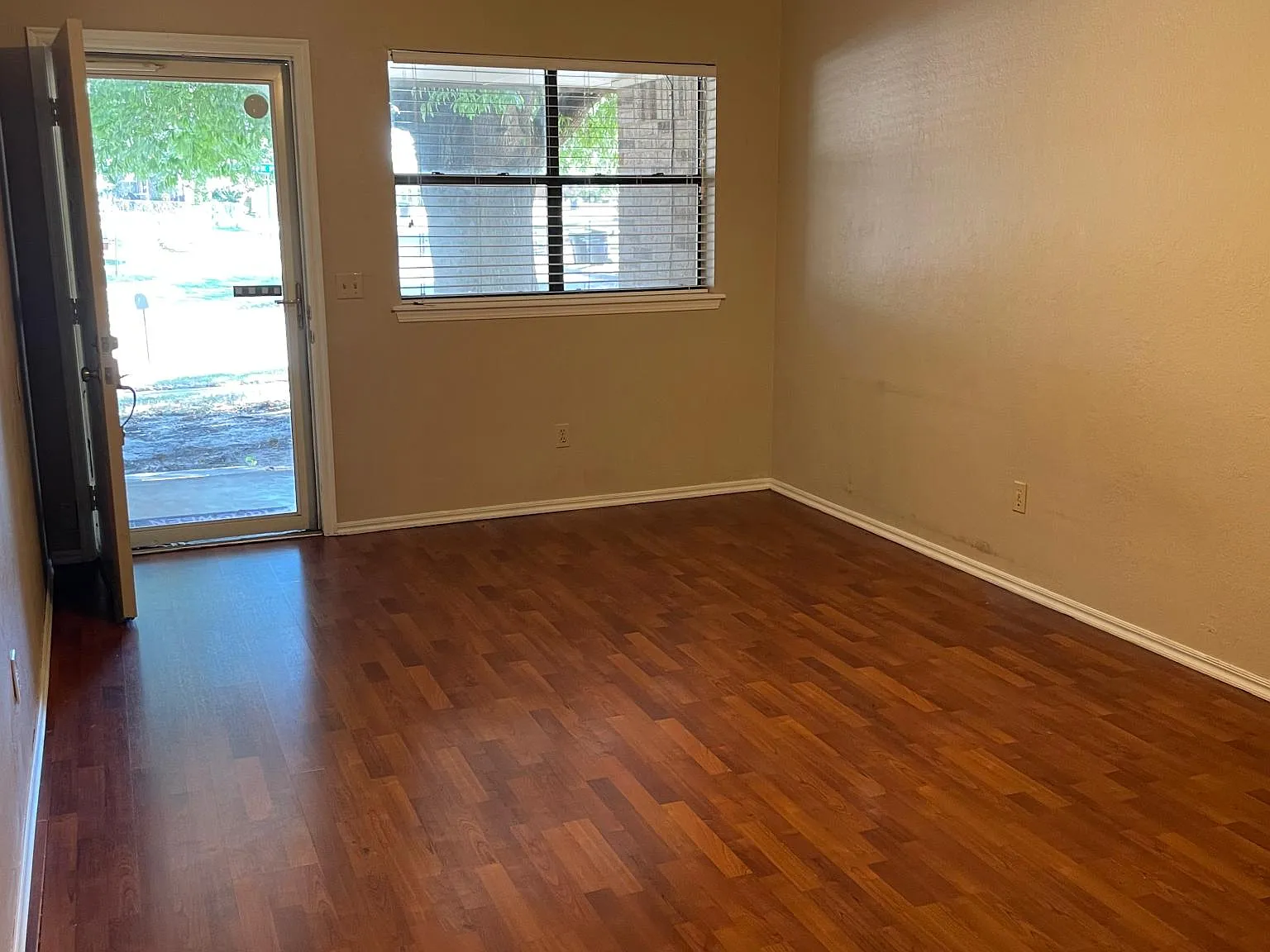 3 bed, 1.5 bath, 1120 sqft, $1,395 — Photo 4