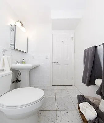 Rented by REAL New York | media 20