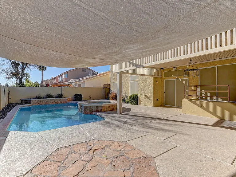 3920 Larkcrest St — Photo 24