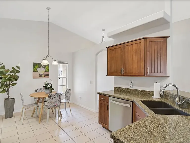 4969 Creekside Trl — Photo 6