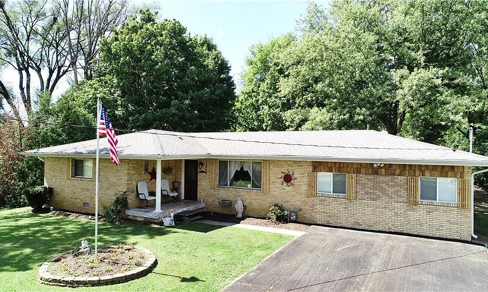 1st image of 3844 Wildwood Dr