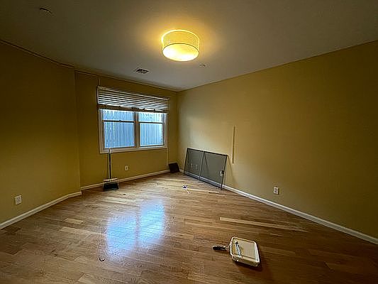 1st image of 1914 Bay Ave APT 3B