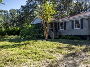 8110 Lachicotte St, Edisto Island, SC 29438