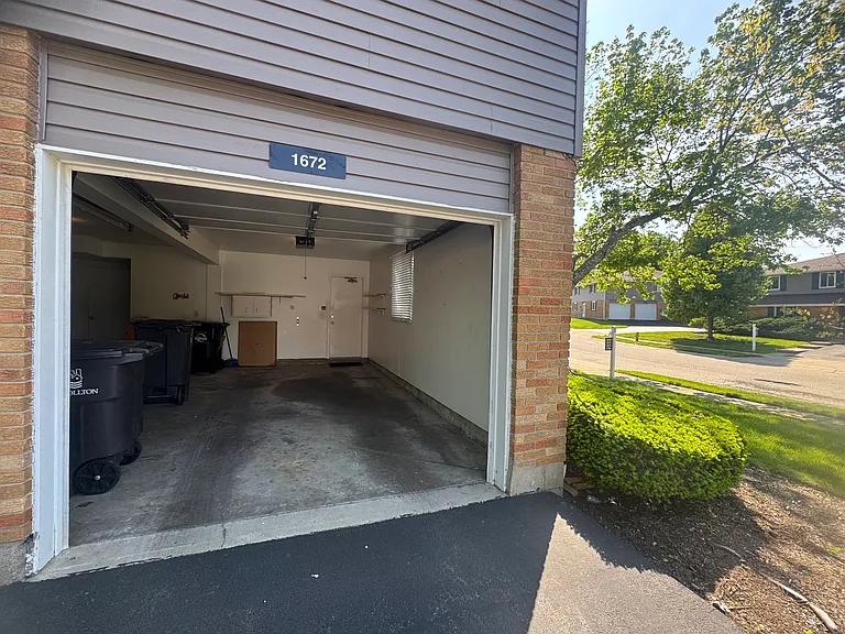 1672 Mars Hill Dr — Photo 3