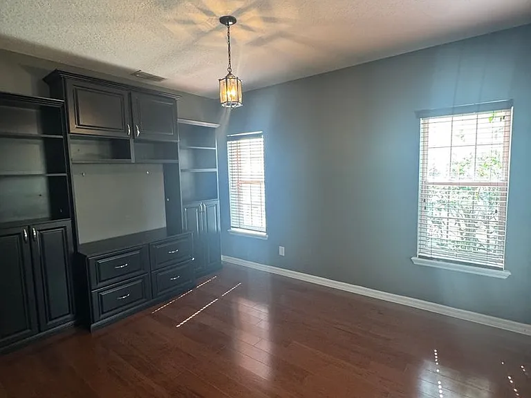 5364 Penway Dr — Photo 13