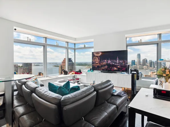 123 Washington Street 39A image 2 of 5