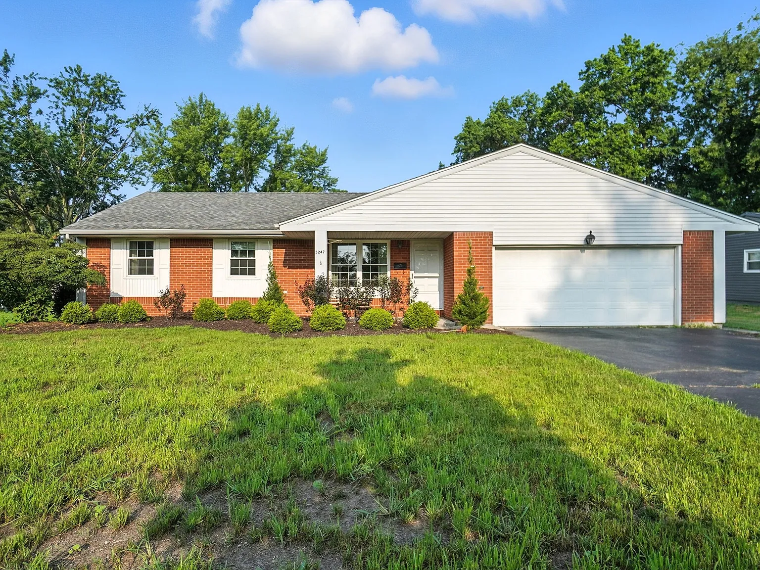 3 bed, 1.5 bath, 1372 sqft, $2,200 — Photo 1