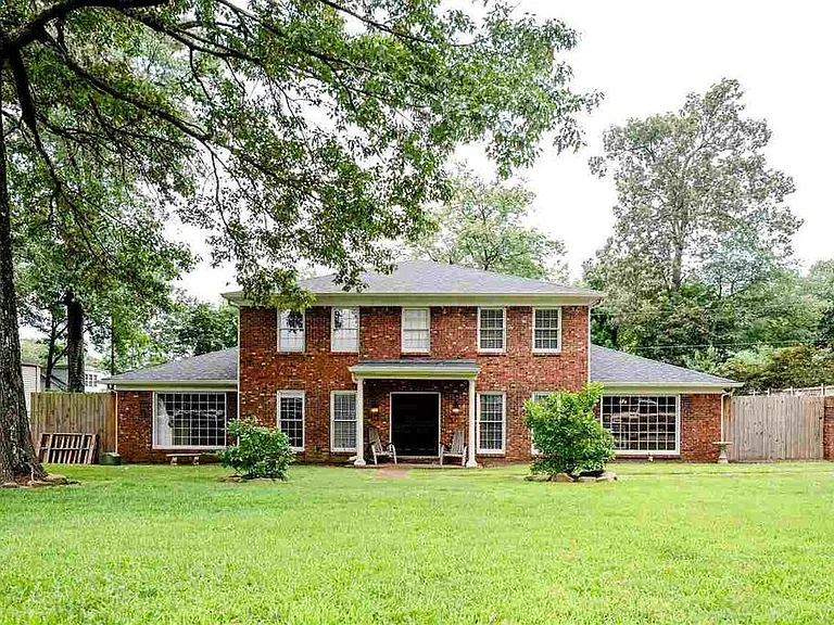 4805 Walnut Grove Rd — Photo 1