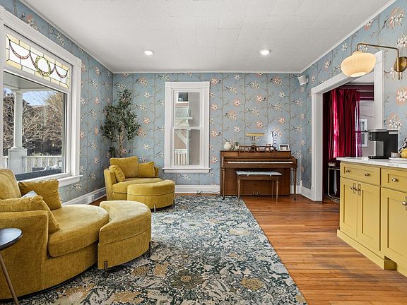 5th image of 203 8th St S