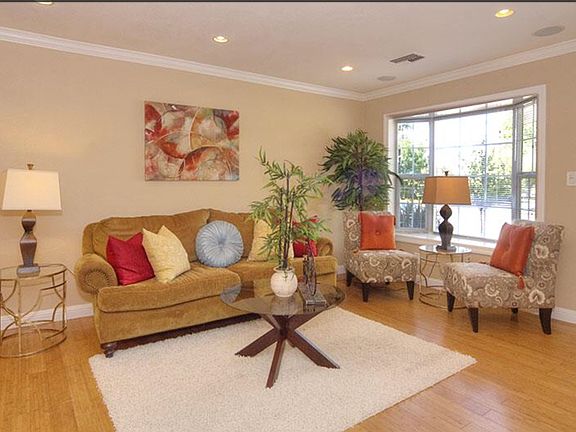 Living room (staging)