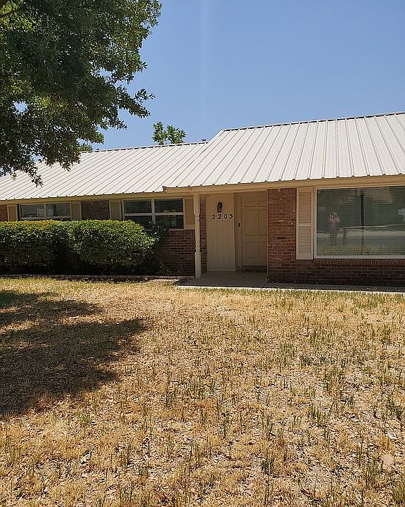 1st image of 2205 Cimmaron Dr