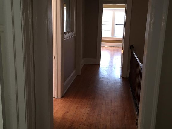 3rd image of 2210 N Lake Dr